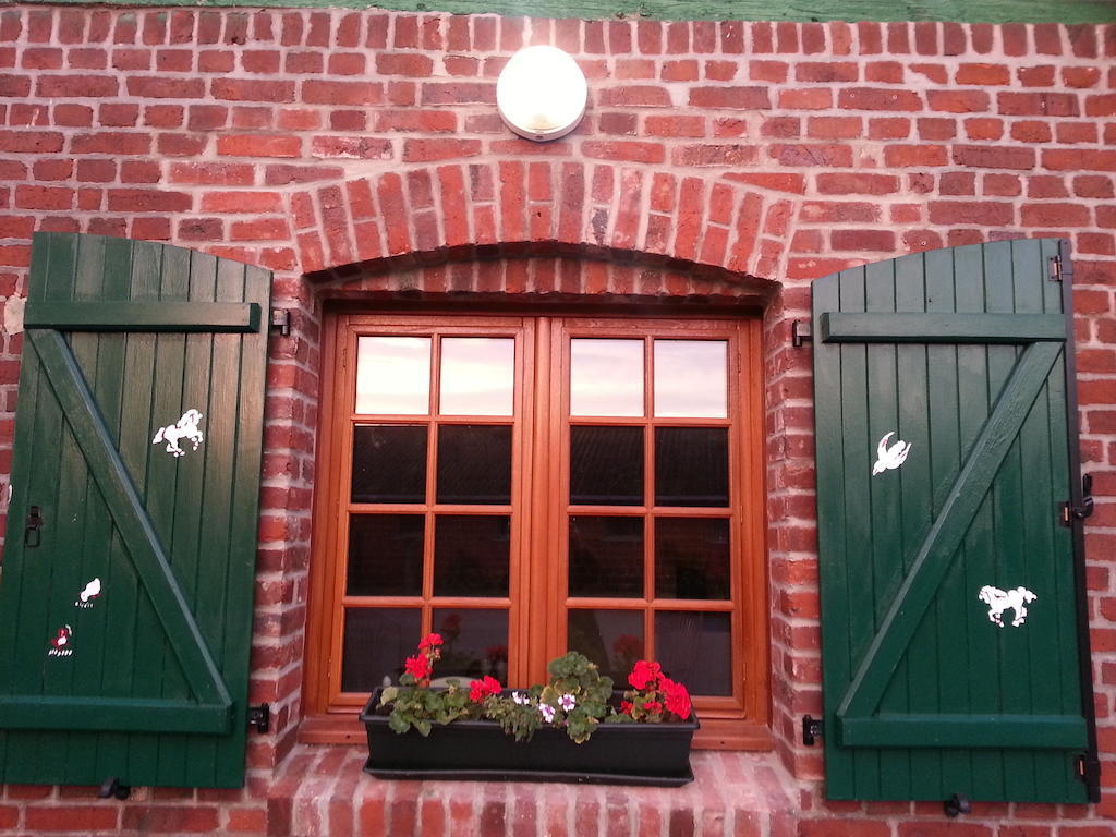 Gite De La Ferme Des Crins Blancs Villa Hazebrouck Ruang foto