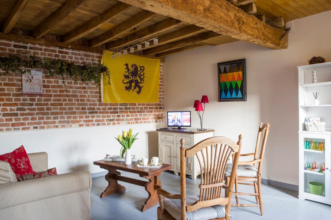 Gite De La Ferme Des Crins Blancs Villa Hazebrouck Bagian luar foto